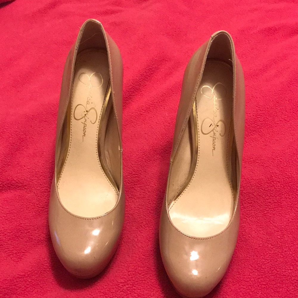 Jessica Simpson nude pumps